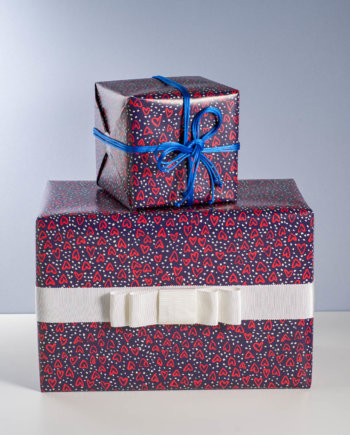 Déluge de Coeurs (bleu marine) Papier Cadeau