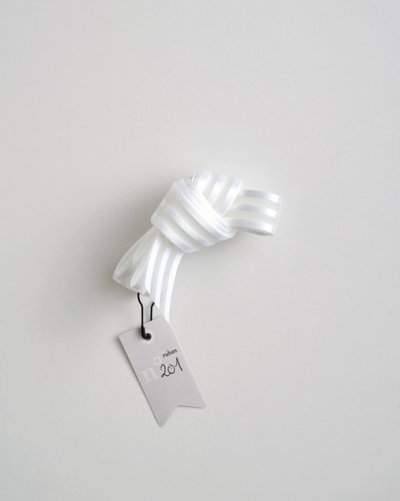 White Striped Ribbon n°201 (S) - Impression Originale