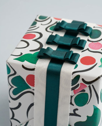 Jolly Holly Gift Wrap