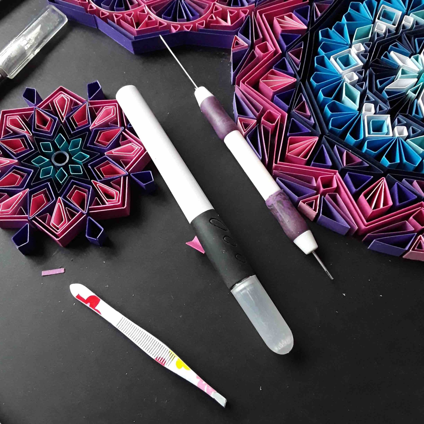 Impression_Originale_itw_Miriam_WIP Rainbow Mandalas https://www.impressionoriginale.com/wp-content/uploads/2018/07/Impression_Originale_itw_Miriam_WIP-Rainbow-Mandalas.jpg