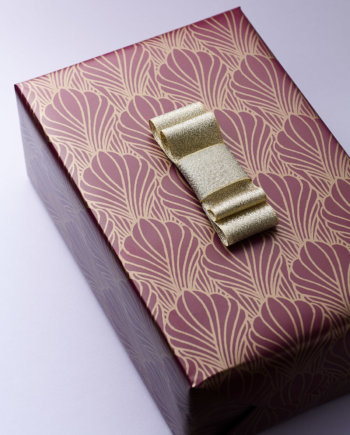 Pearly Shells Gift Wrap