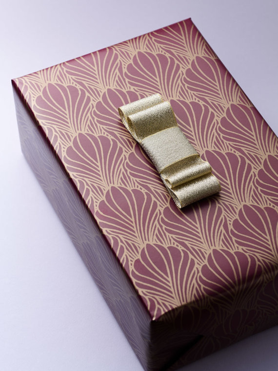 Pearly Shells Gift Wrap