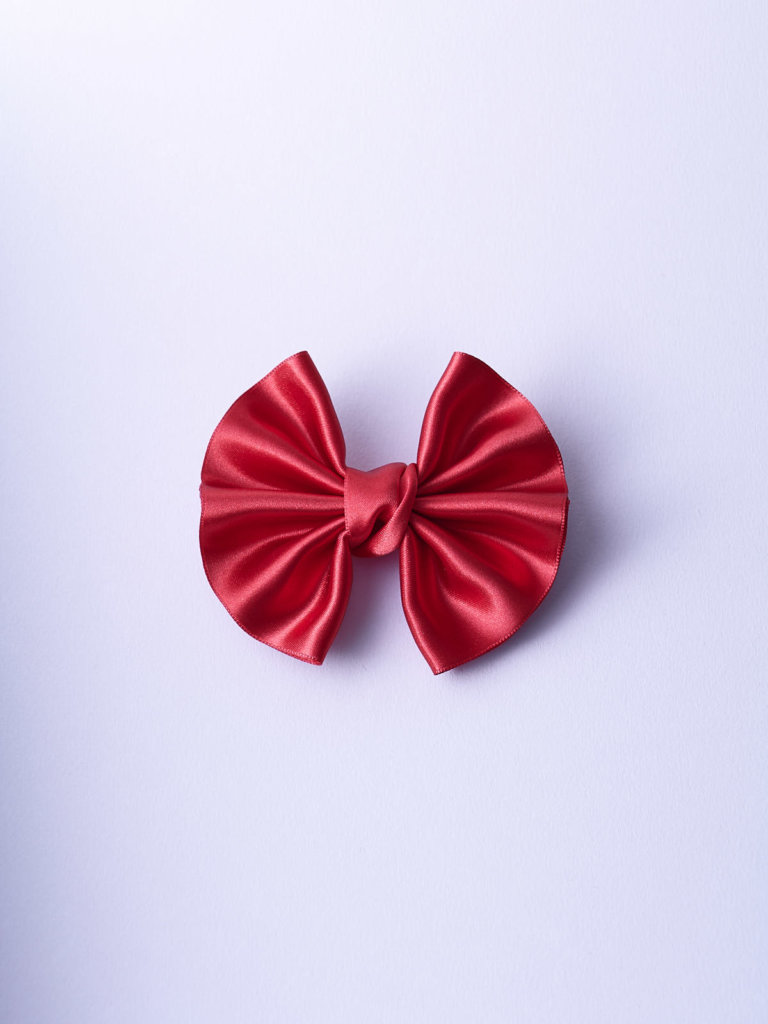 Ancien noeud papillon satiné noir avec pinces - Le Grenier de Lisette