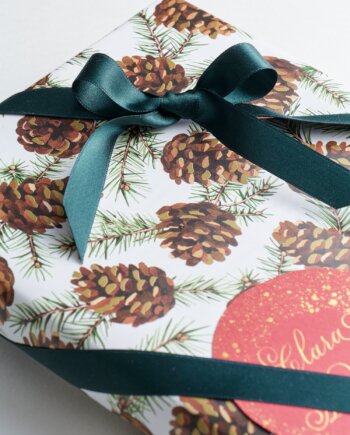 Farandole of Pine Cones Gift Wrap