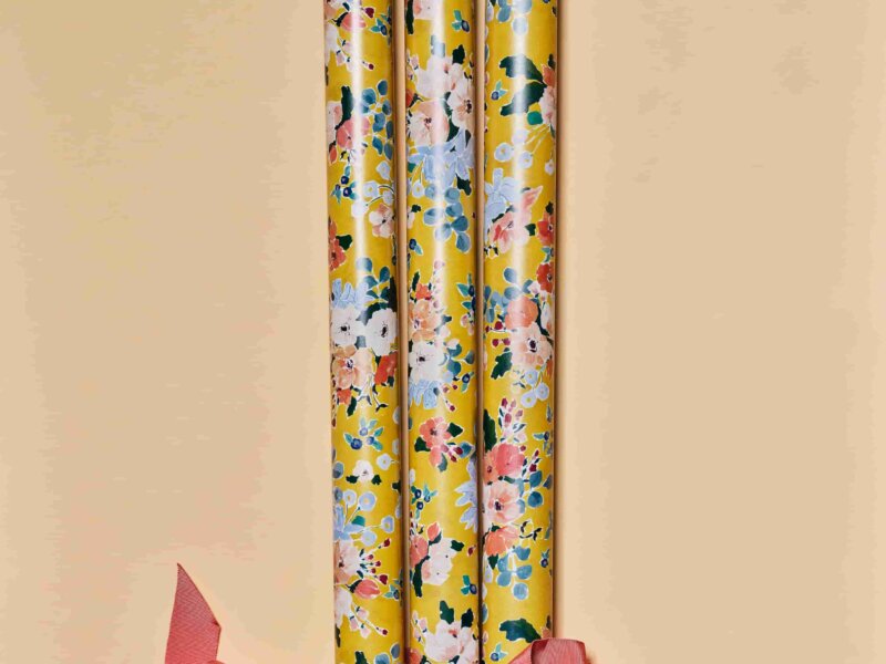 3 rolls of gift wrapping paper "behind the frame" design by Impression Originale